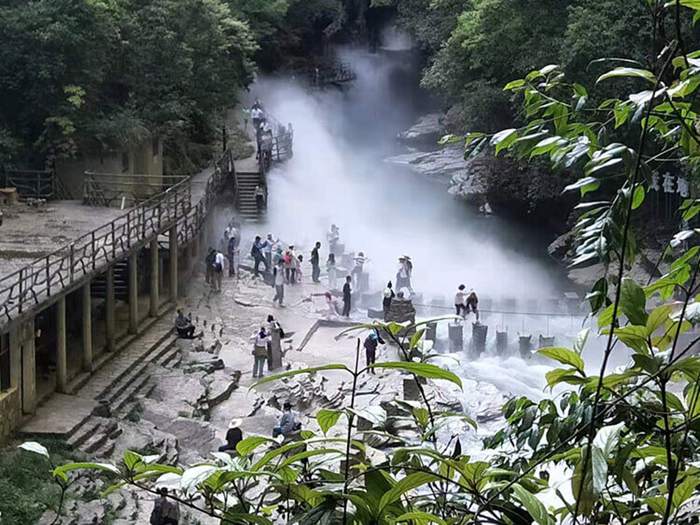 湖北恩施景区雾森造景