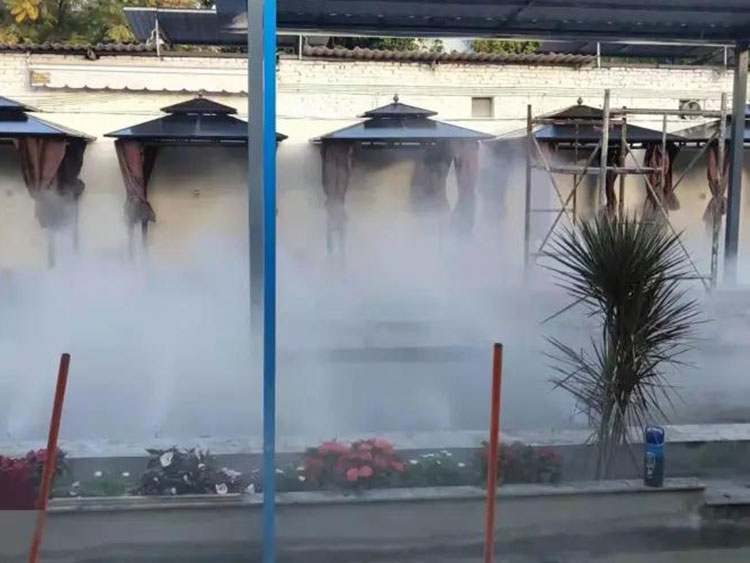 云南保山餐厅雾森造景